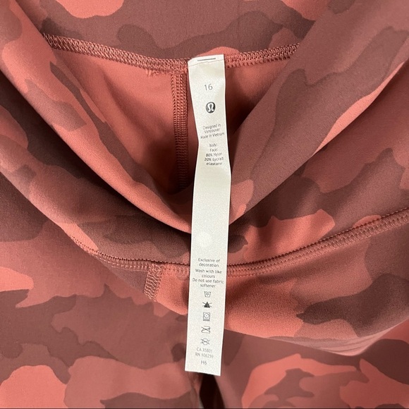LULULEMON Align Cropped 21" Leggings in Heritage 365 Camo Brier Rose - Picture 7 of 10